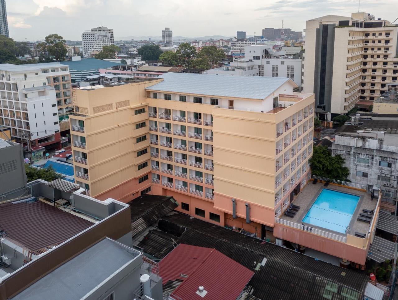 Eastiny Plaza Hotel Pattaya Esterno foto